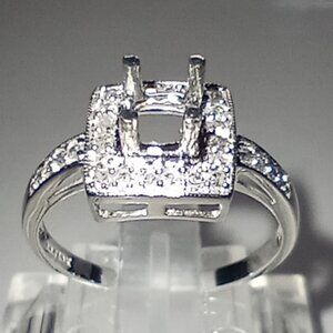 10Kt White Gold 0.24ctw Diamond 4mm Round Semi-Mount Ring